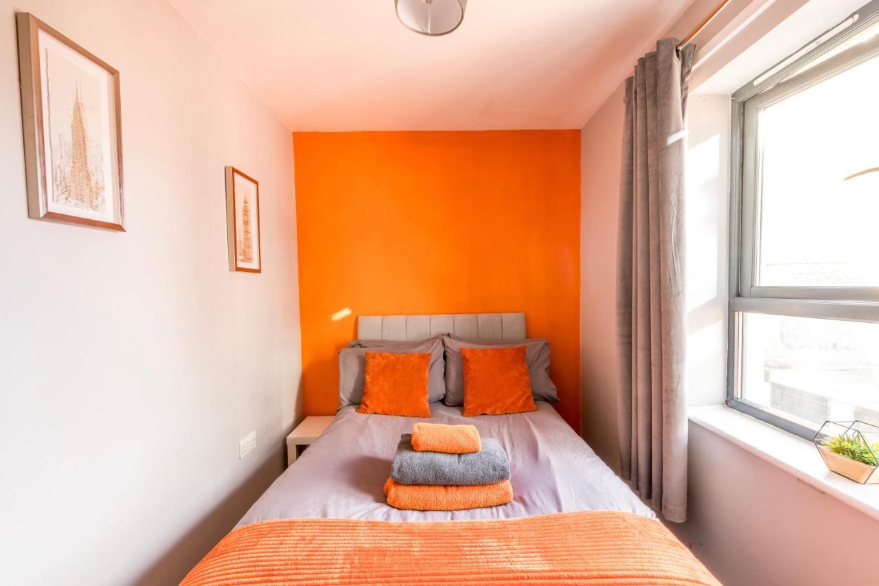Prime Location - Modern City Apartment! Bristol Exterior photo